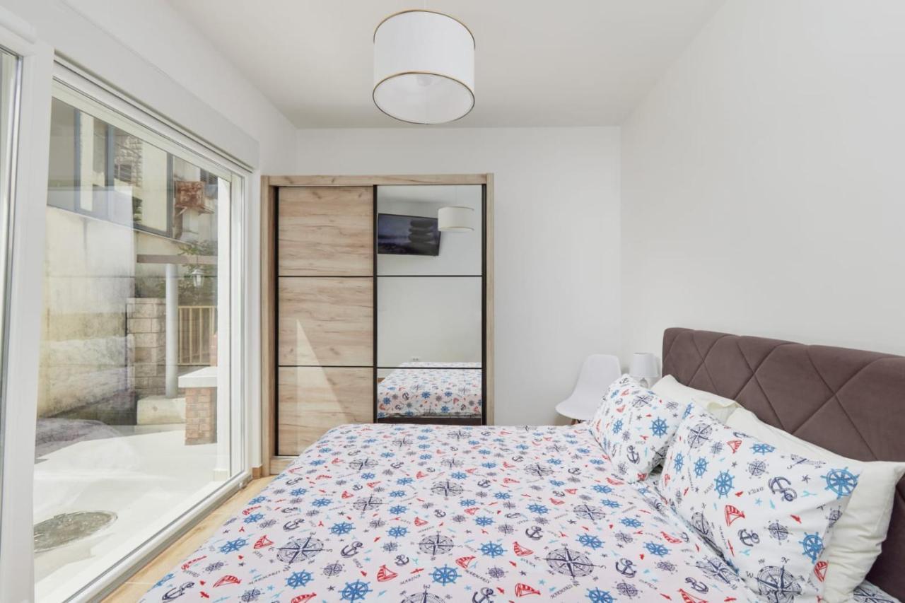 Petrovic Apartmani Tivat Exteriér fotografie